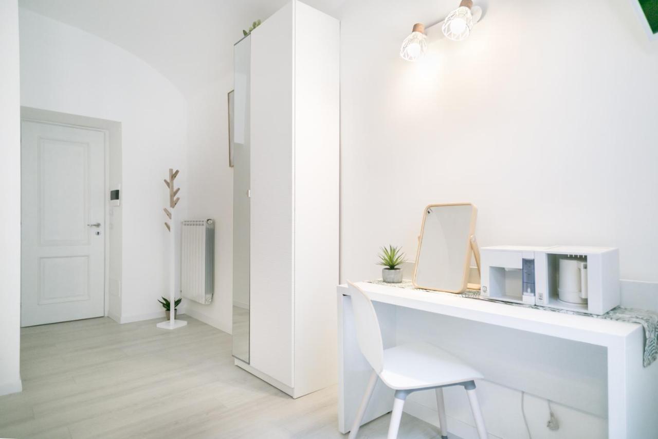 White Candia Guesthouse Rome Exterior photo